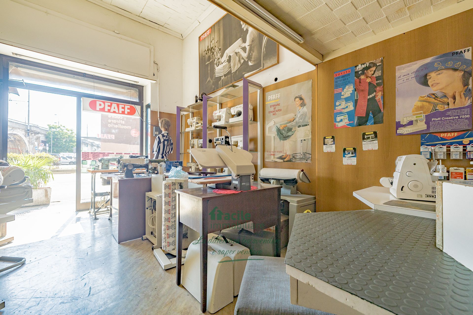 interno negozio e centro assistenza pfaff