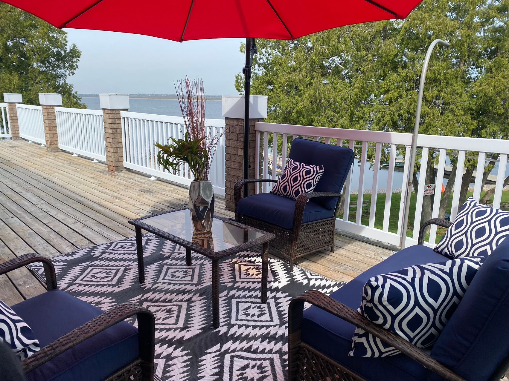 Rooms Snug Harbour Cottage & Marina in Lindsay ON