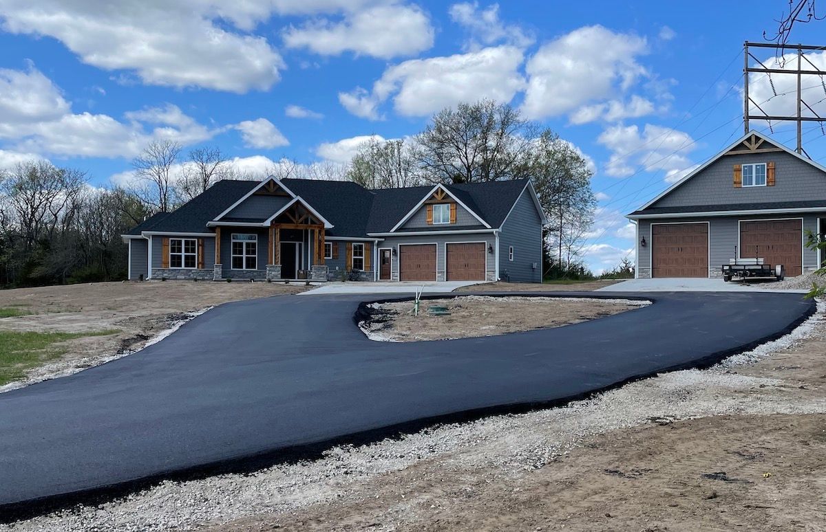 How Long Does Asphalt Paving Last in Mid-MO? Call MoSEAL to Learn More.
