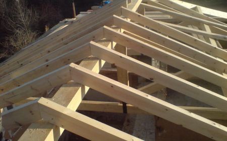 instalación de estructura de madera en cubierta de chalet en salamanca