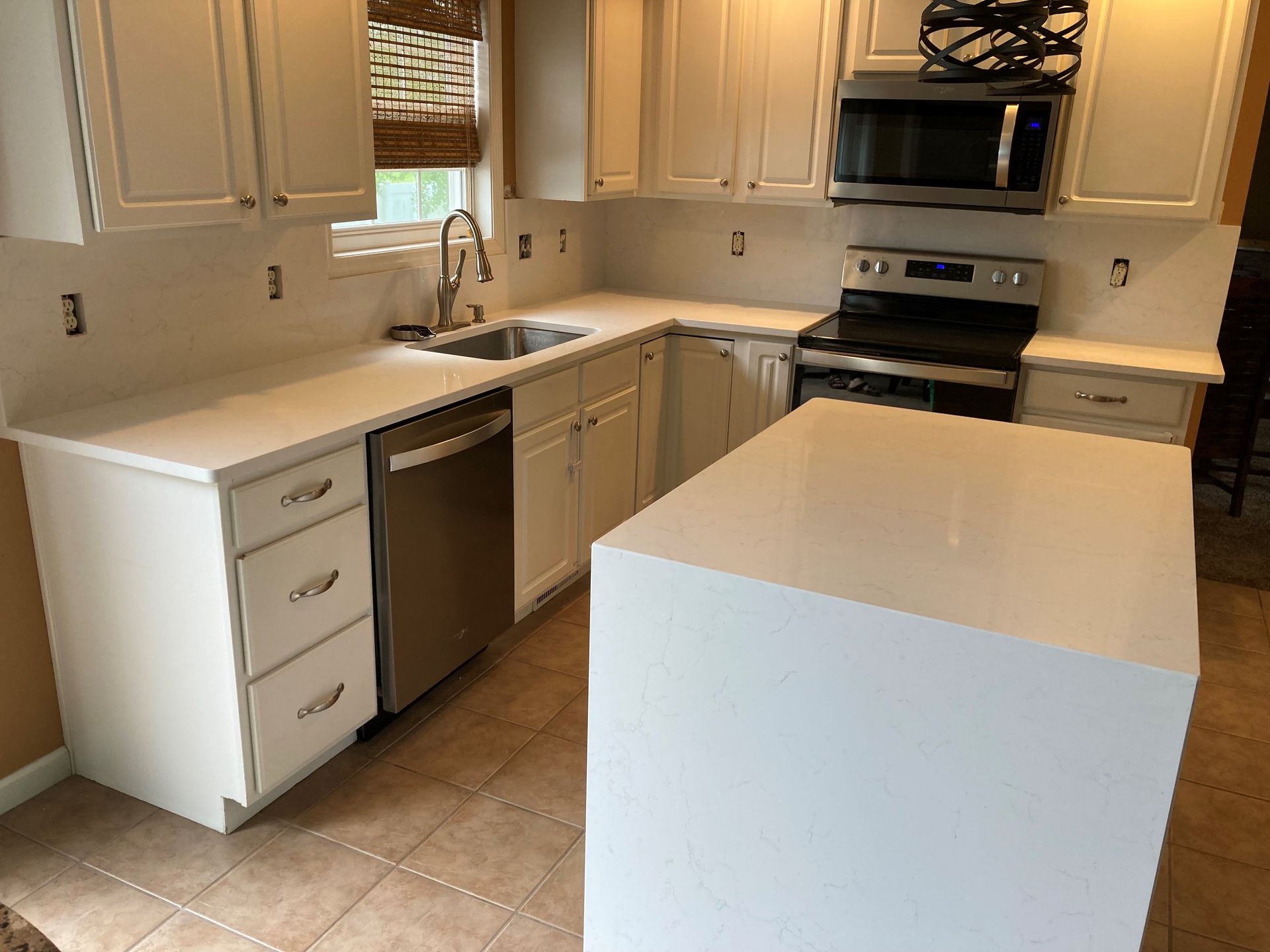 Kitchen With White Cabinets — Bloomington & Champaign, IL — Luther Falls Custom Kitchens