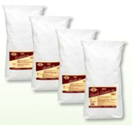 quattro buste bianche di pasta per dolci