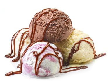 quattro palline di gelato di vari gusti