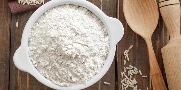 una scodella di amido di riso vista dall'alto