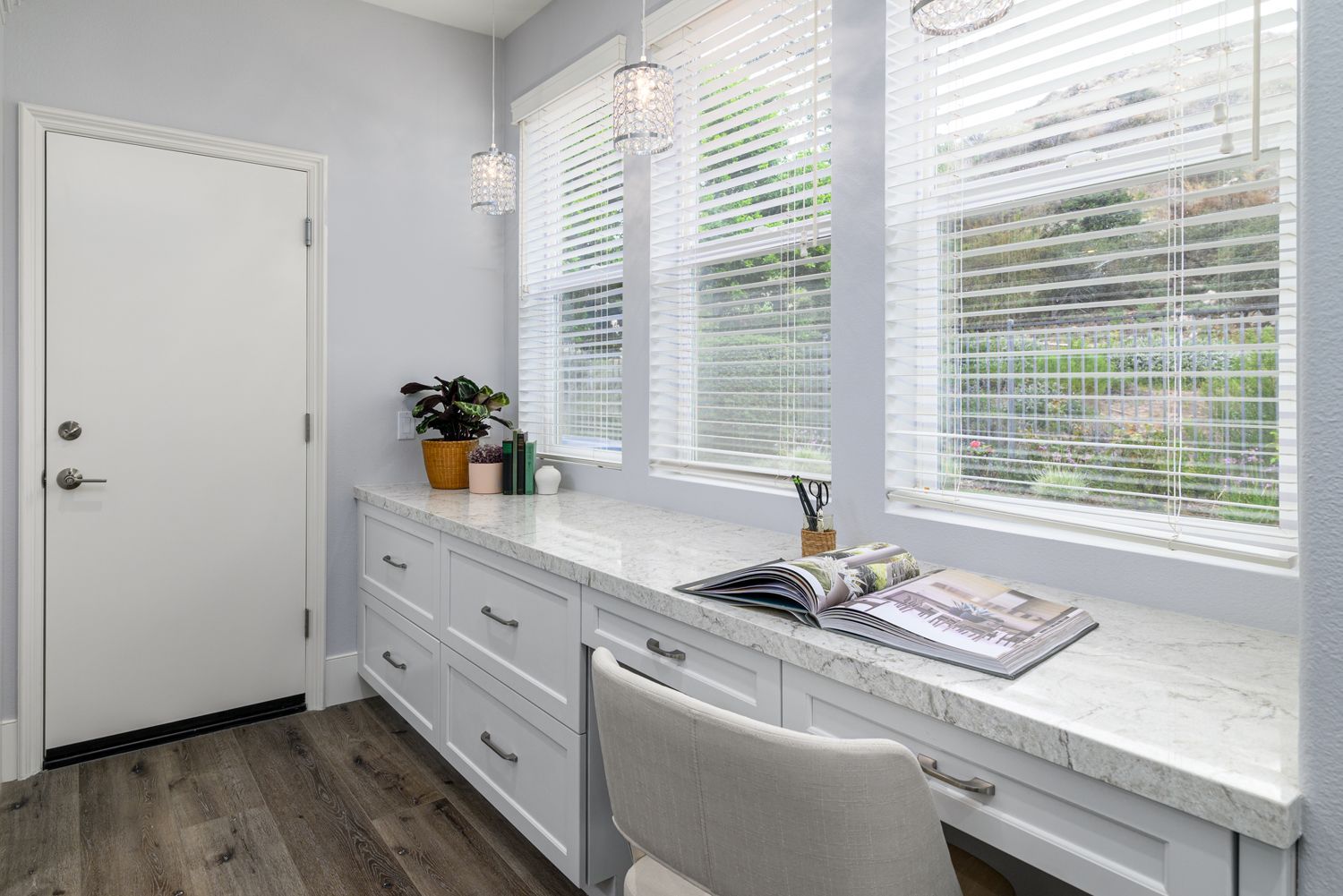 Work-station area in Thousand Oaks Transitional Kitchen Remodel 