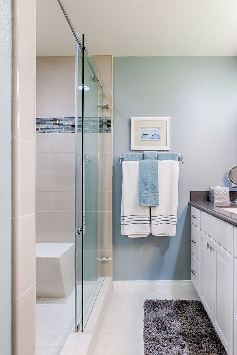 Glass Accent Liner Pops Bathroom Remodel Thousand Oaks