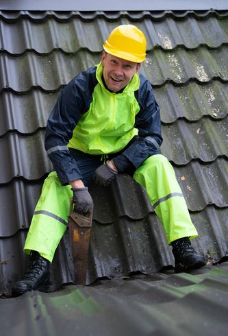 roofing service crew