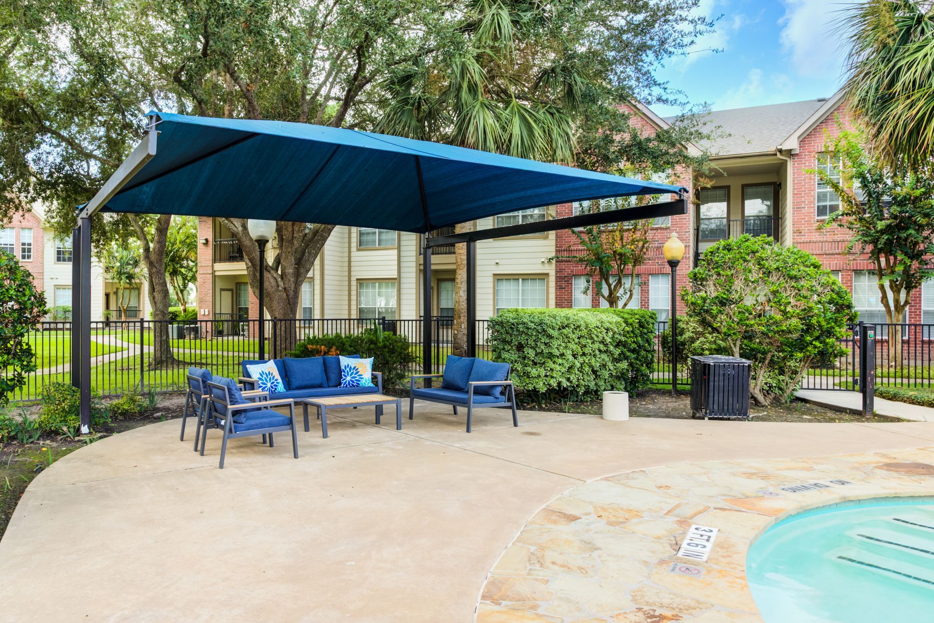 Outdoor Lounge | Windsor Estates