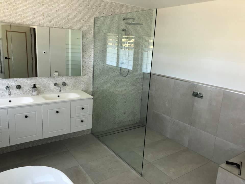 Shower Screens on A Modern Bathroom