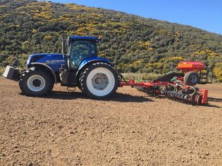 Johnstone Contracting ploughing in Southern Southland