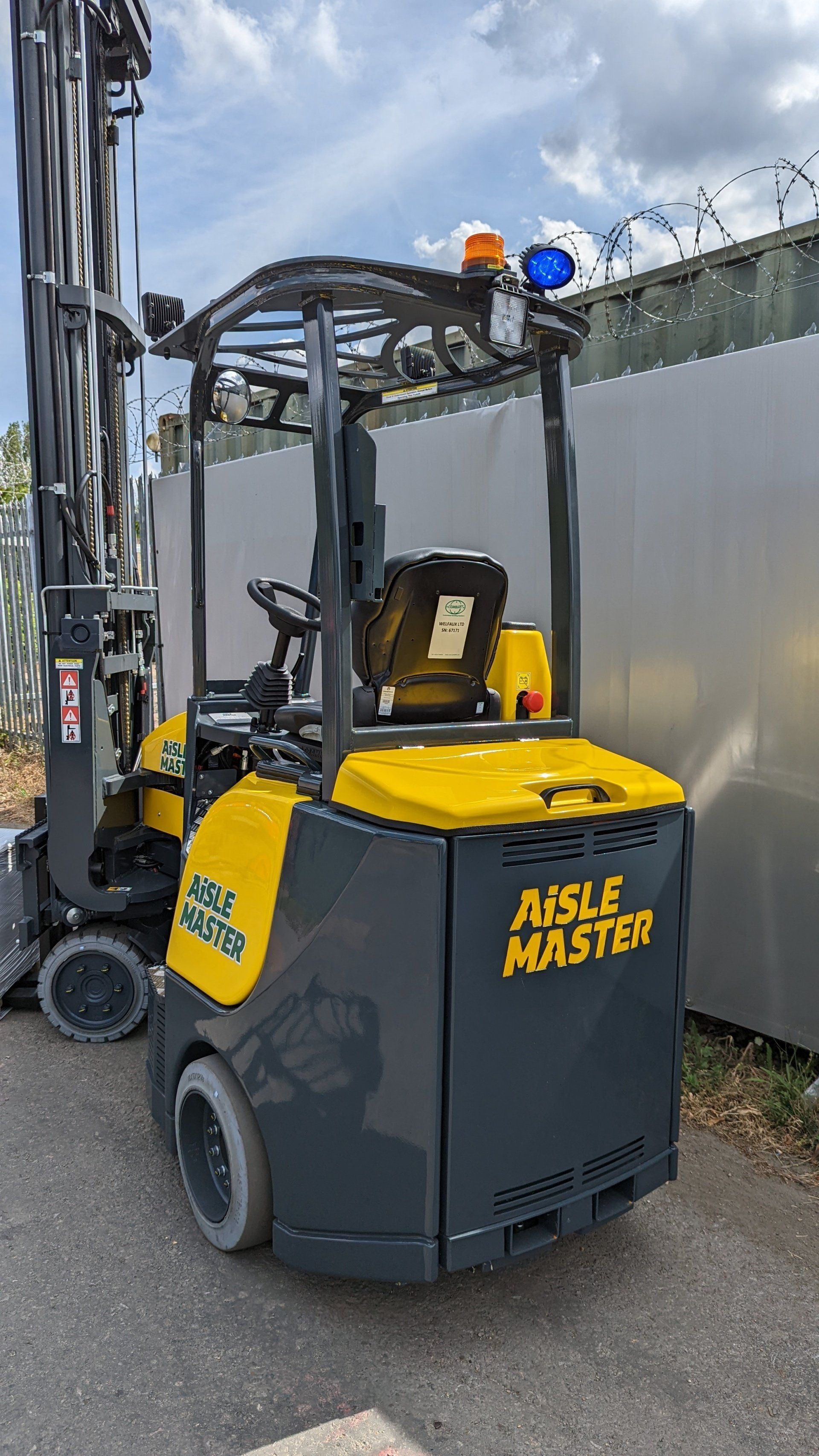 Aislemaster Forklift 2