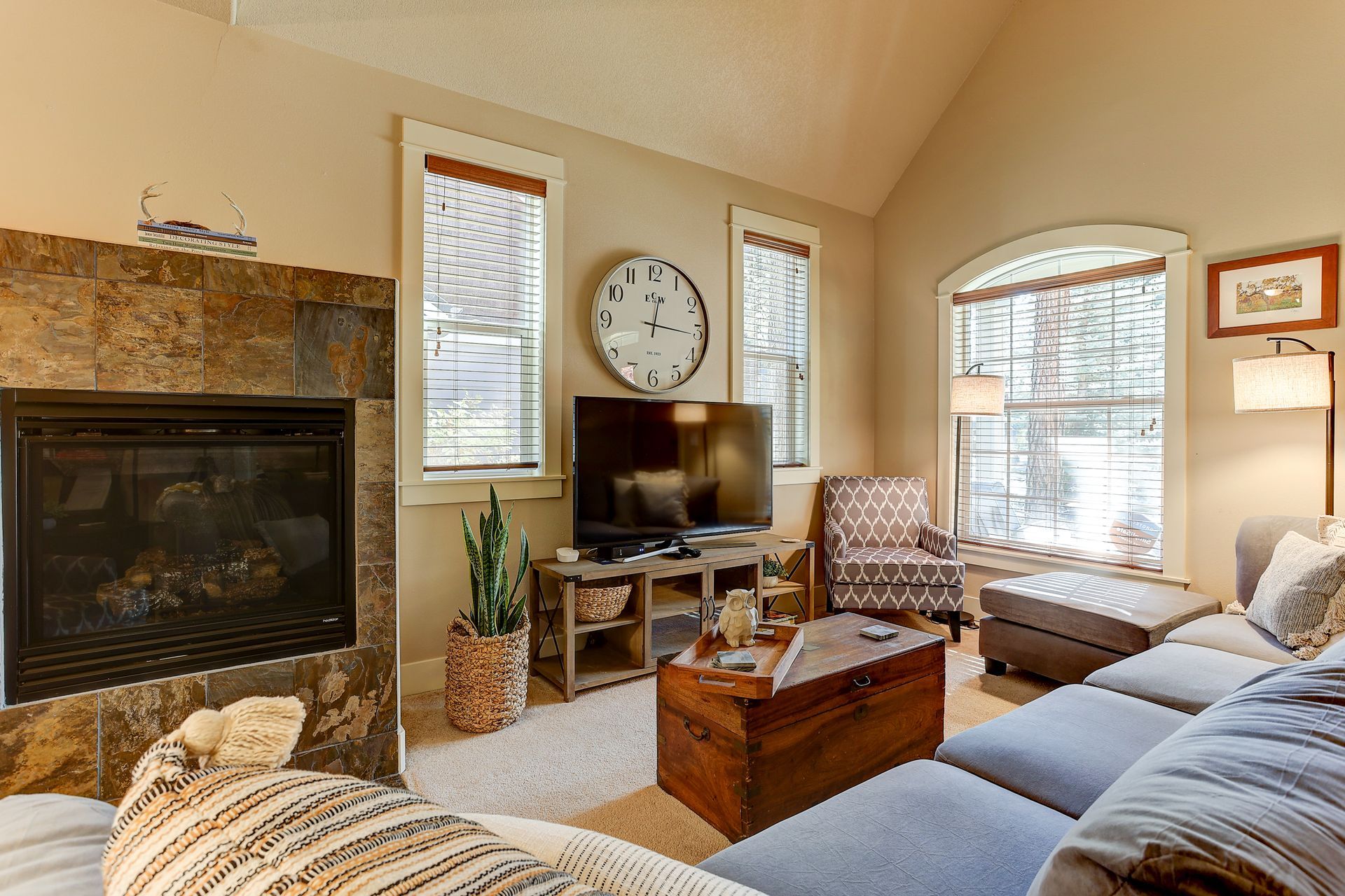 Sisters, Oregon | Vacation Rental | Living Room