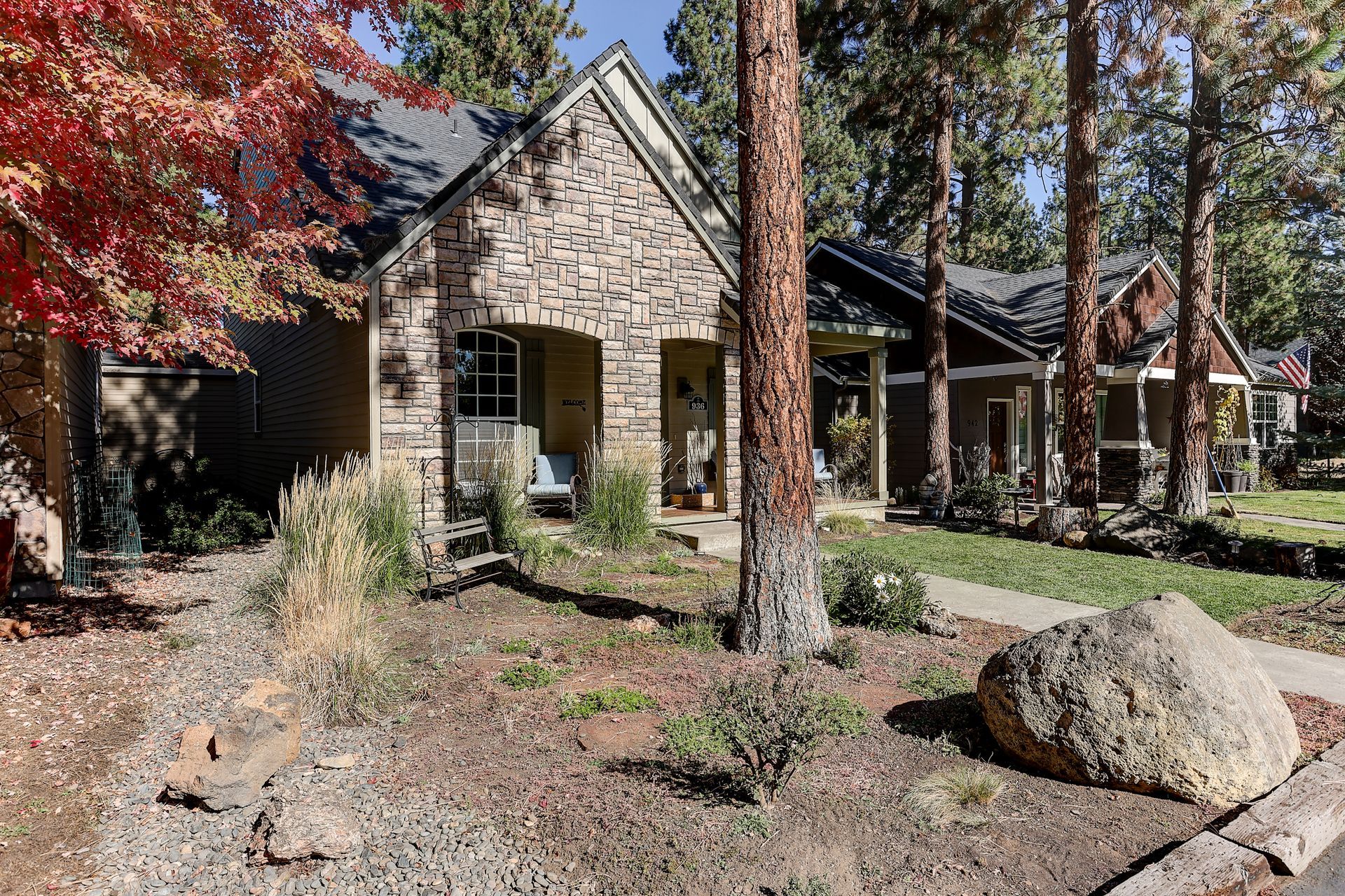 Sisters, Oregon | Vacation Rental | Front Porch