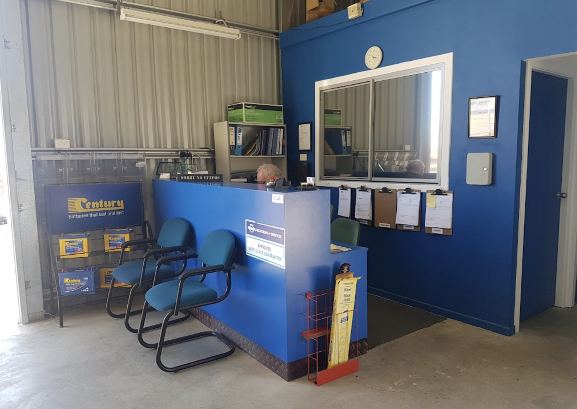 Service Desk — Vehicle And Machinery Windscreens In Tamworth, NSW