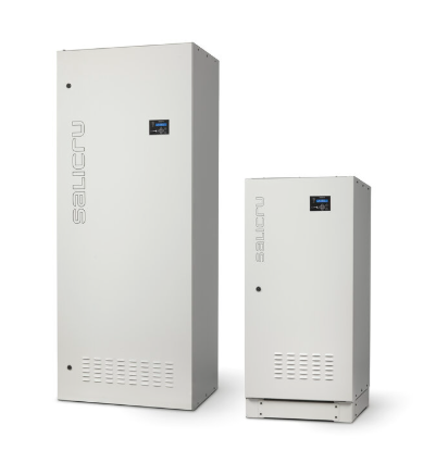 Dos unidades SAI Salicru negras. Una alta y otra baja, ambas con pantallas digitales y botones de control.