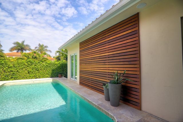 outdoor feature wall with IPE wood marco island, fl