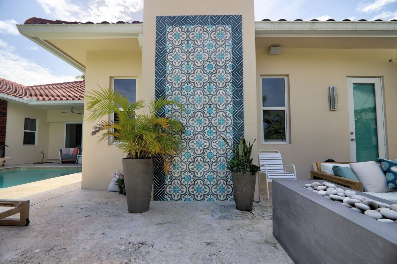 outdoor feature wallr with concrete tile marco island, fl
