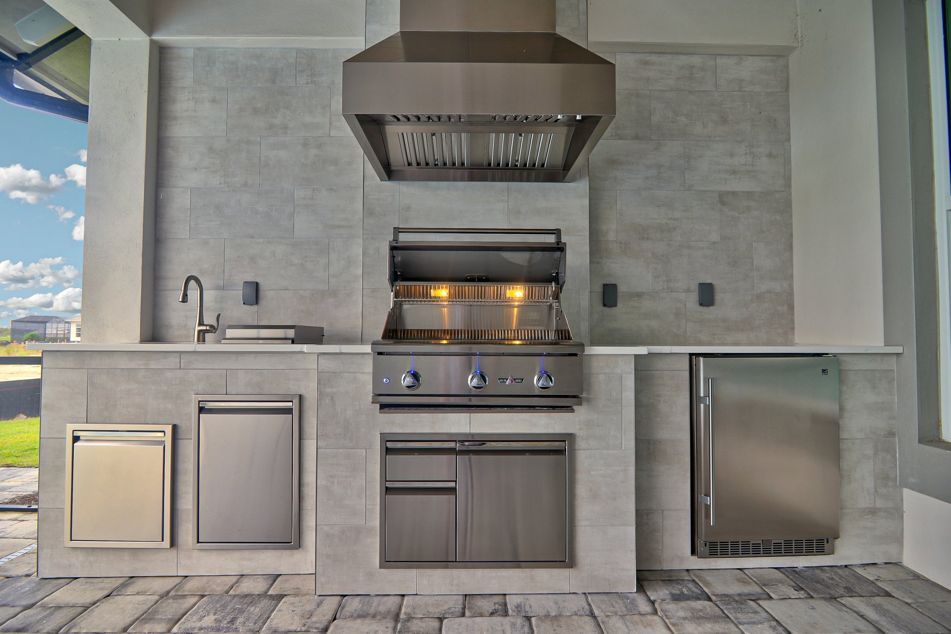 porcelain tile outdoor kitchen naples fl