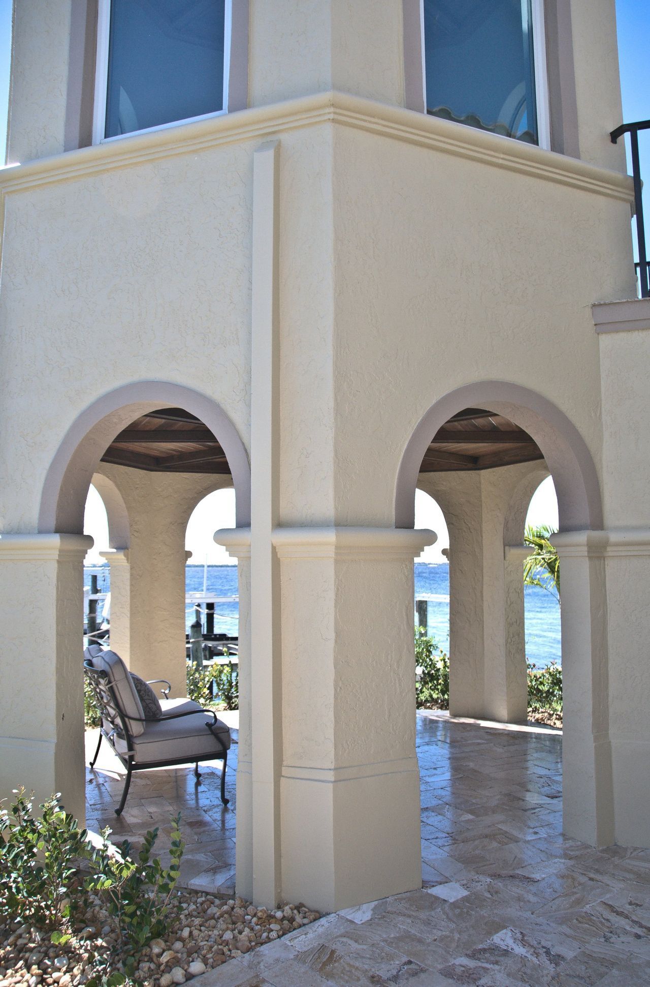 Outdoor living area cape coral fl