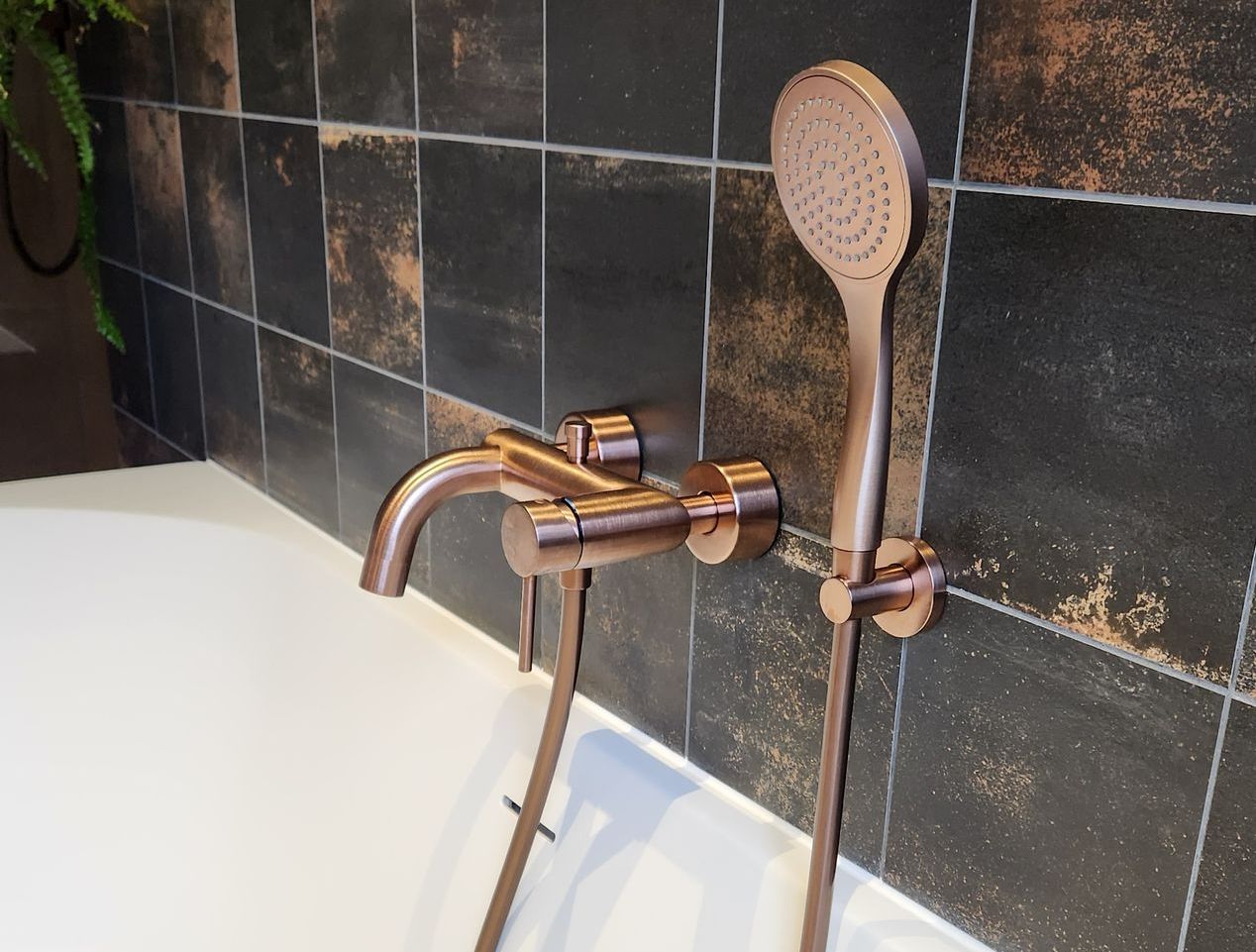 Strakke lavabo-installatie op maat