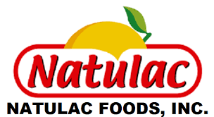 Logotipo de Natulac Foods, Inc. Presenta la palabra "Natulac" en rojo con un sol amarillo y una hoja verde, todo dentro de un óvalo con borde rojo.