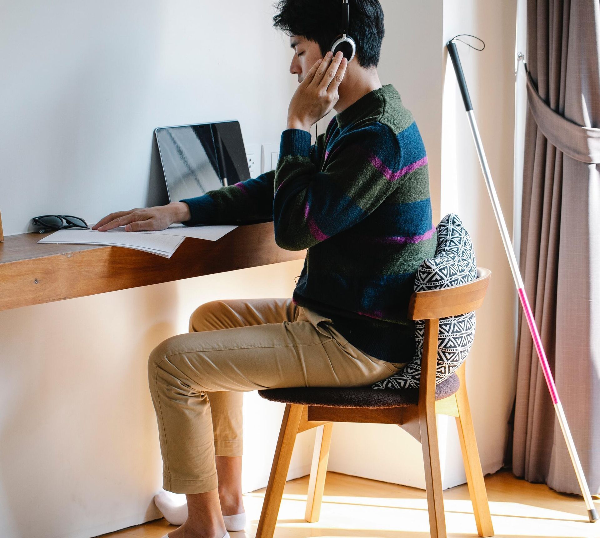 Stay Socially Connected - The Key to Happiness