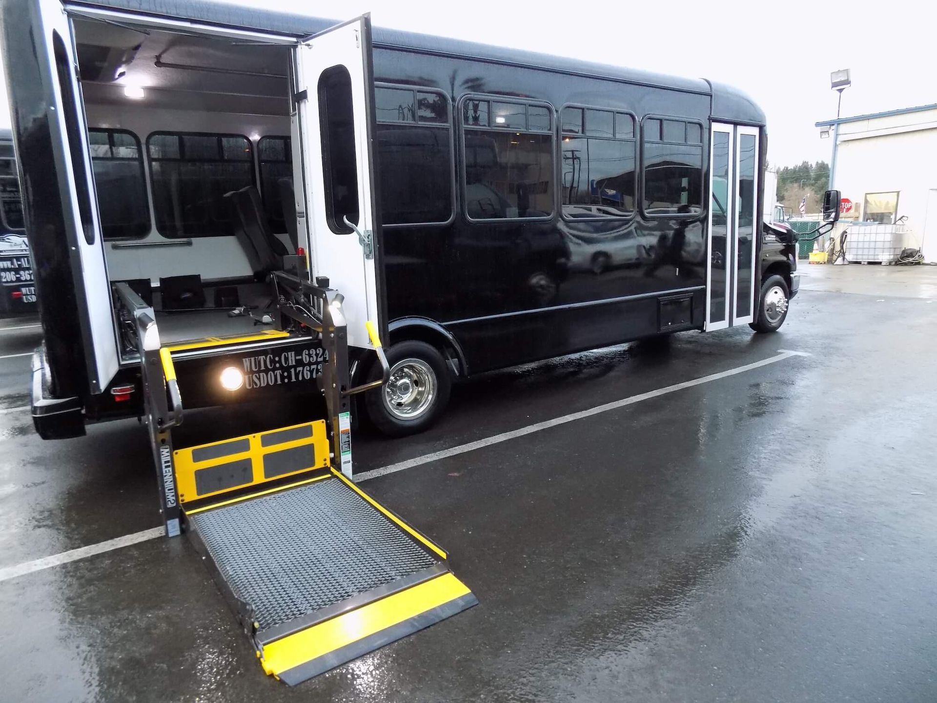 luxury group transportation