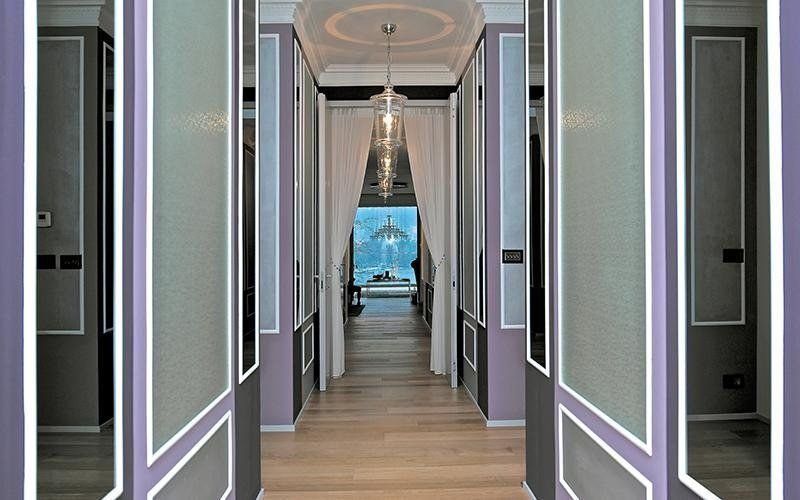 specchi in corridoio