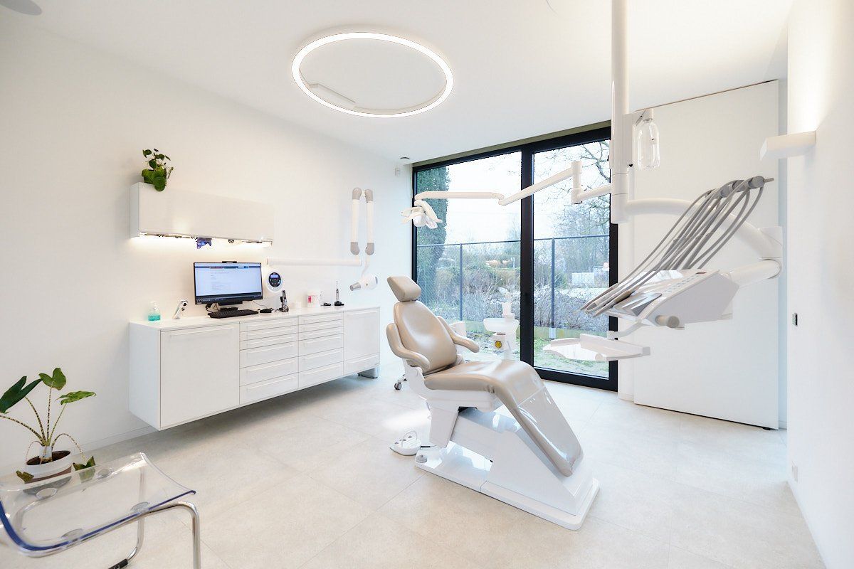 Een foto van de praktijkruimte van Tandartsenpraktijk Tand3 in Puurs-Saint-Amands. Klant bij Airco VDW.