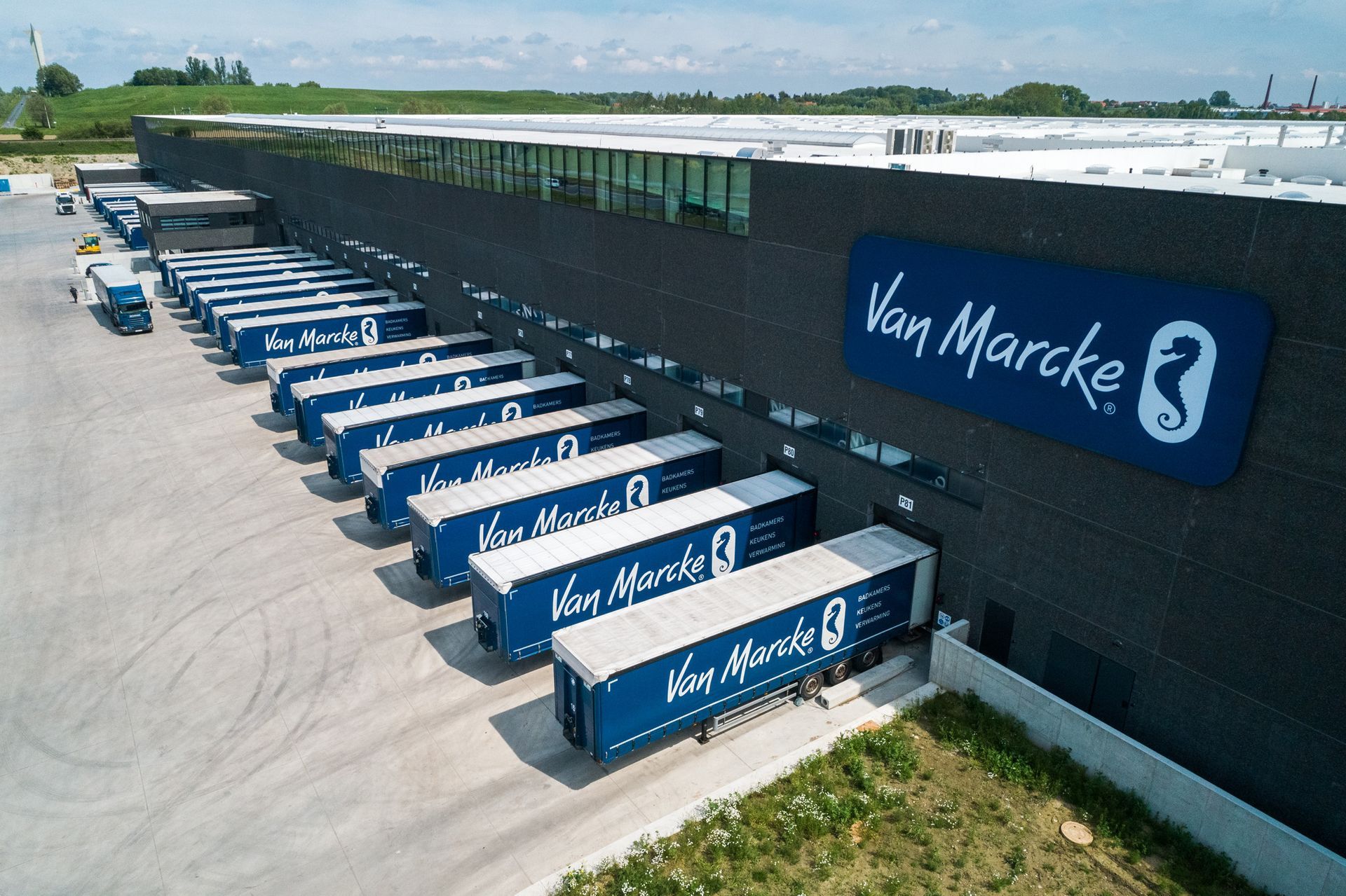 Het hoofdgebouw van Van Marcke, specialist in sanitair. Klant bij Airco VDW.