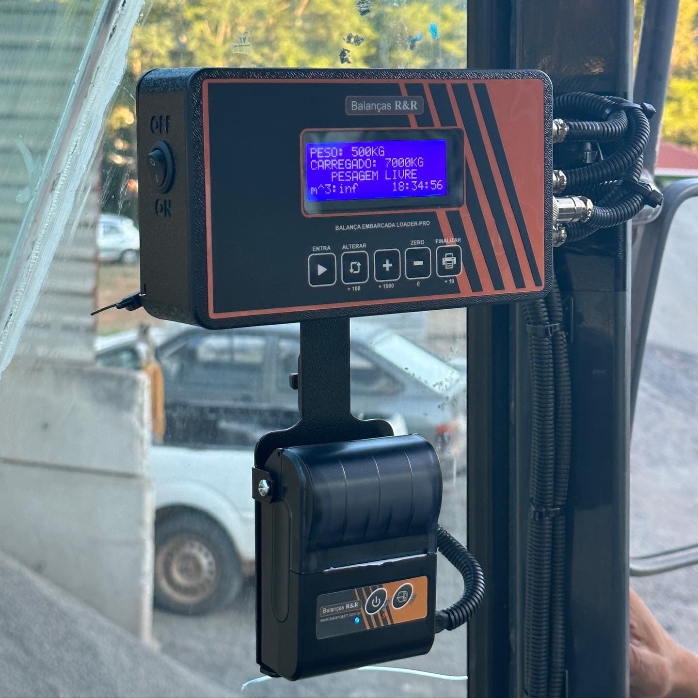 balança para pá carregadeira, balança embarcada para pá carregadeira, balança pra pá carregadeira, preço balança para pá carregadeira, balança eletrônica para pá carregadeira, balança, sistema de pesagem, balanças r&r, balanças gelth, balança para pá marpress, marpress brasil, gelth, balança gelth, balança r&r, r&r