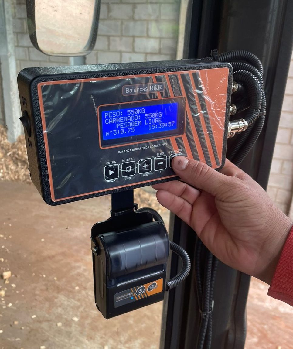 balança para pá carregadeira, sistema de pesagem para pá carregadeira, balanças r&r, balança embarcada para pá carregadeira, balança para máquina pá carregadeira