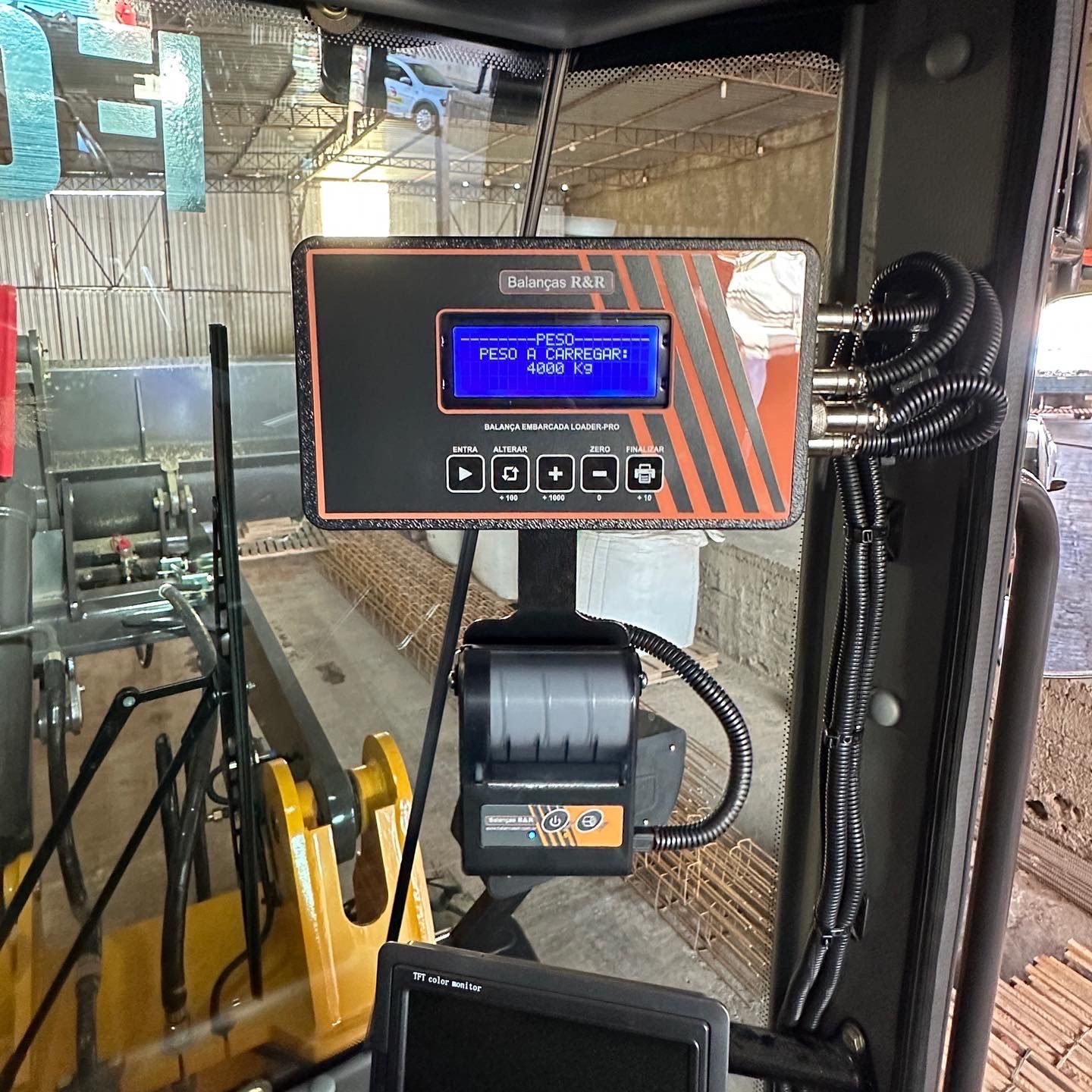 balança para pá carregadeira, balança embarcada para pá carregadeira, balança pra pá carregadeira, preço balança para pá carregadeira, balança eletrônica para pá carregadeira, balança, sistema de pesagem, balanças r&r, balanças gelth, balança para pá marpress, marpress brasil, gelth, balança gelth, balança r&r, r&r