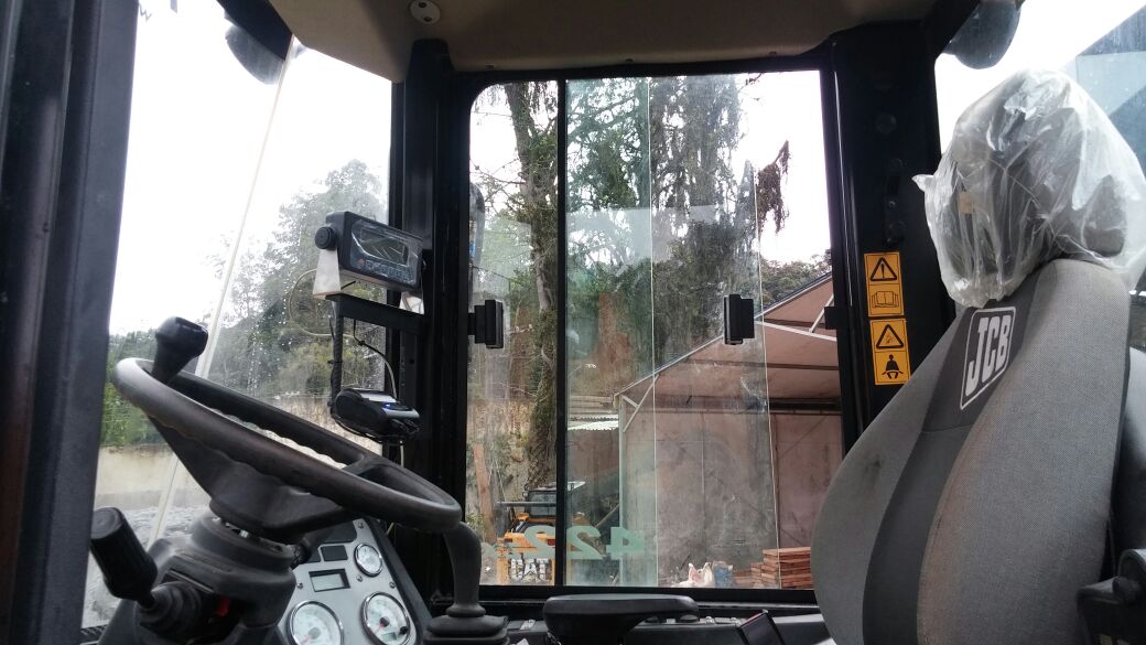 balança para pá carregadeira, sistema de pesagem para pá carregadeira, balança embarcada, balança eletrônica para pá carregadeira, balança pá carregadeira, balanças r&r