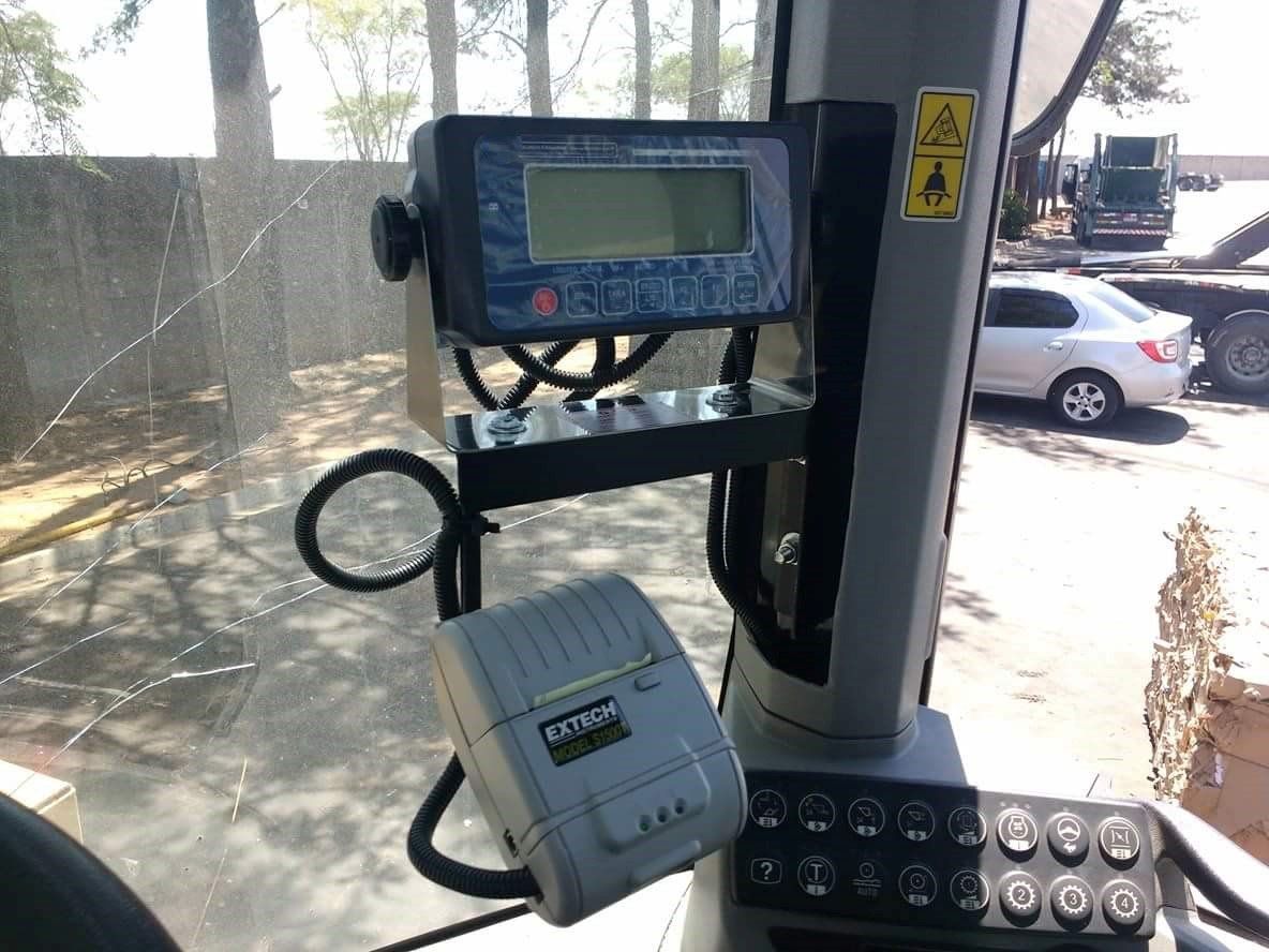 balança para pá carregadeira, sistema de pesagem para pá carregadeira, balança embarcada, balança eletrônica para pá carregadeira, balança pá carregadeira, balanças r&r