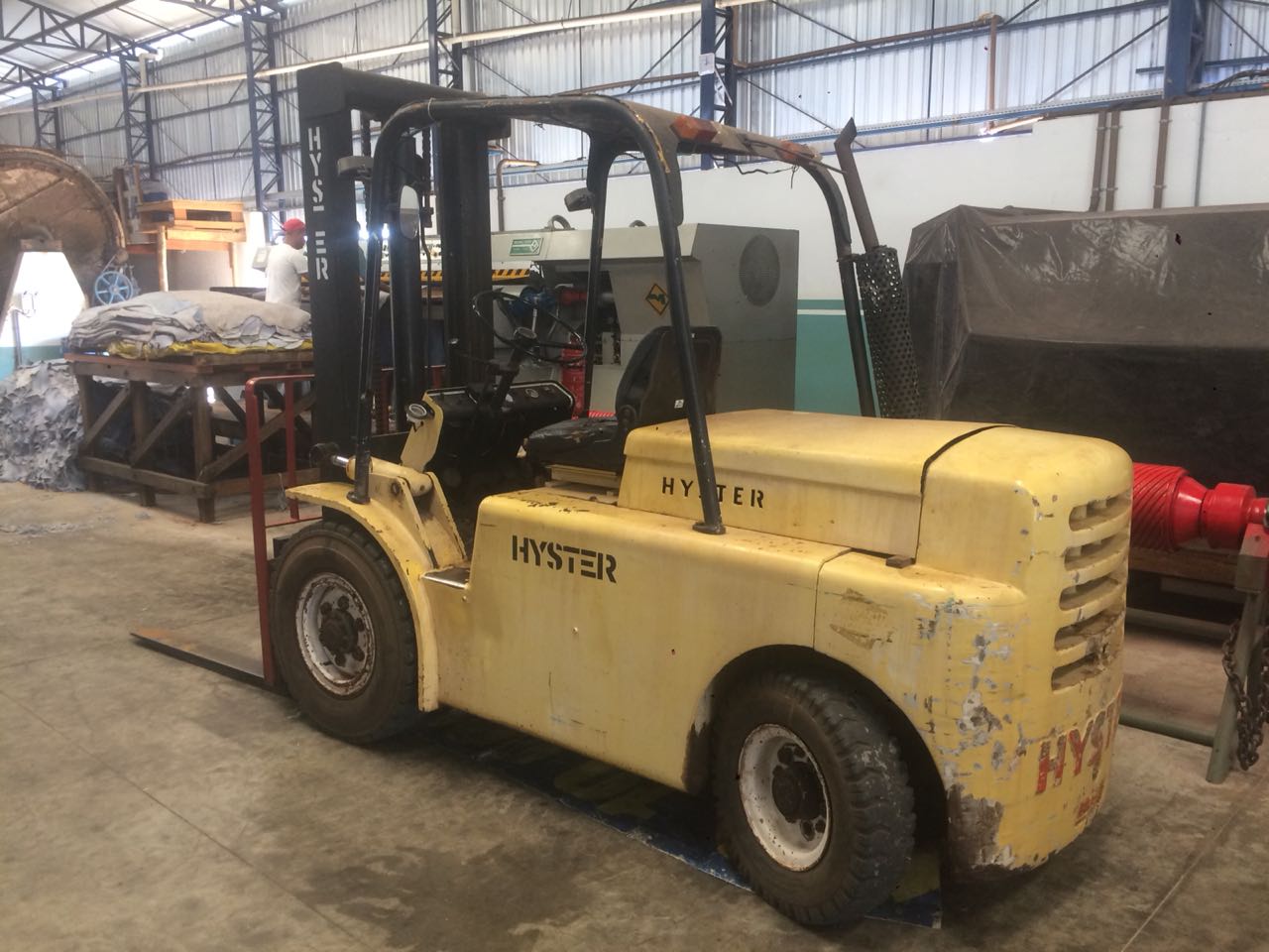 balança para pá carregadeira, sistema de pesagem para pá carregadeira, balança embarcada, balança eletrônica para pá carregadeira, balança pá carregadeira, balanças r&r, balança para empilhadeira, balança empilhadeira