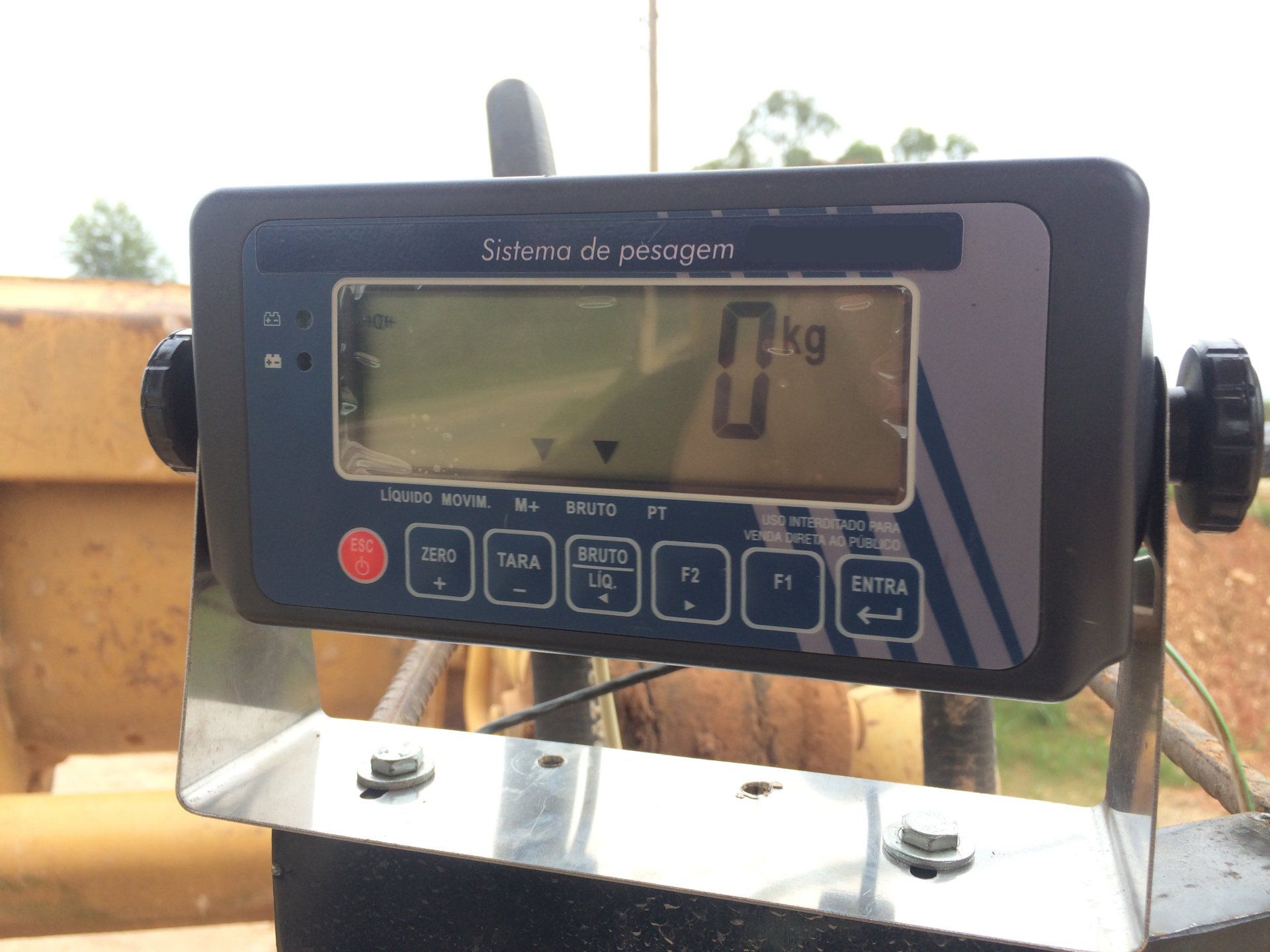 balança para pá carregadeira, sistema de pesagem para pá carregadeira, balança embarcada, balança eletrônica para pá carregadeira, balança pá carregadeira, balanças r&r