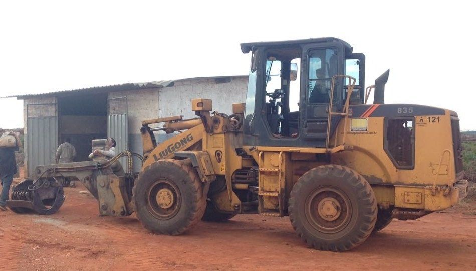 balança para pá carregadeira, sistema de pesagem para pá carregadeira, balança embarcada, balança eletrônica para pá carregadeira, balança pá carregadeira, balanças r&r