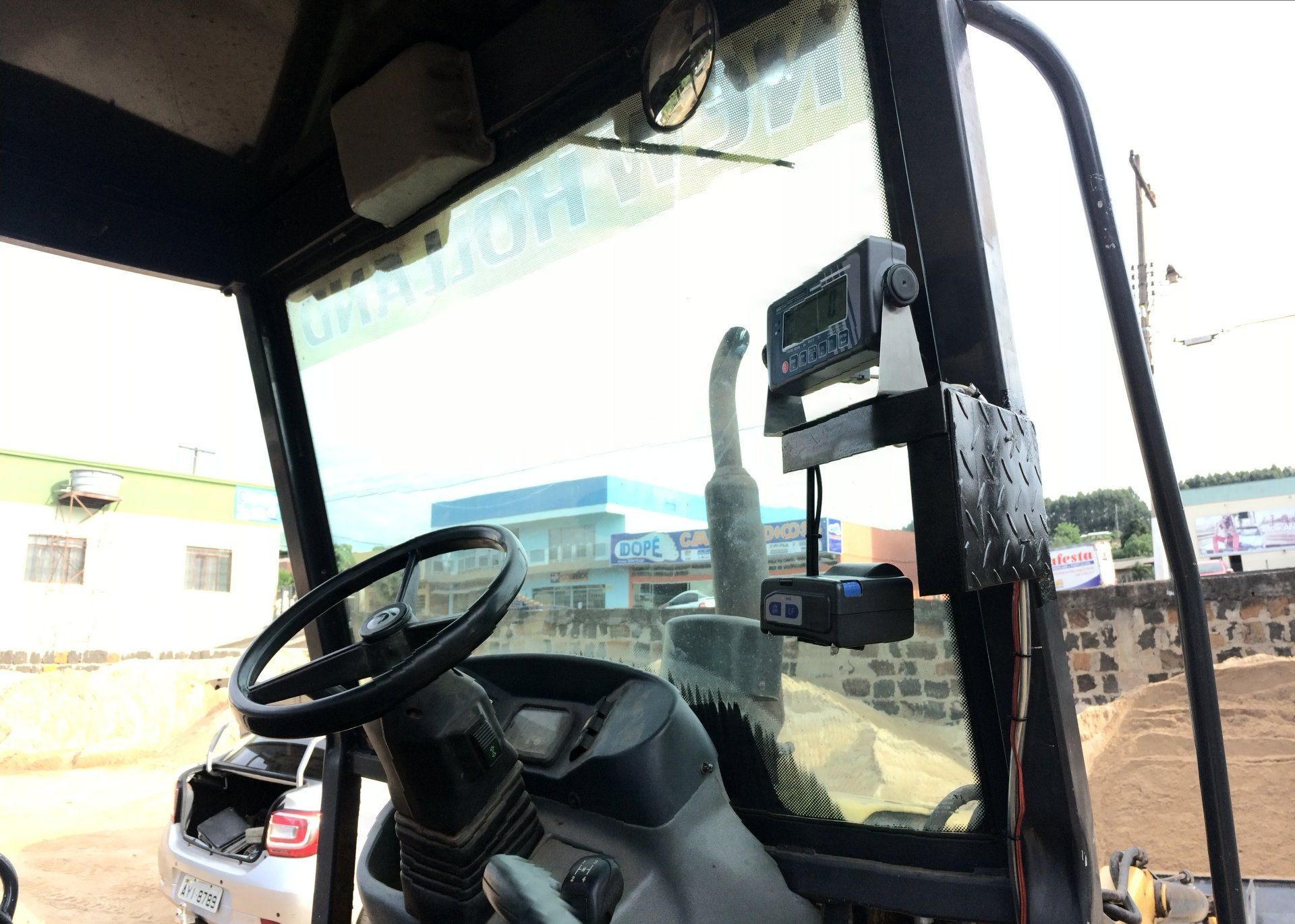 balança para pá carregadeira, sistema de pesagem para pá carregadeira, balança embarcada, balança eletrônica para pá carregadeira, balança pá carregadeira, balanças r&r