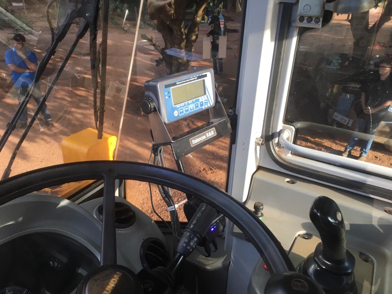 balança para pá carregadeira, balança pá carregadeira, balança eletrônica pá carregadeira, balança gelth, gelth, balança loadrite, balança marpress, marpress, balanças r&r, balança embarcada, balança eletrônica para pá carregadeira, preço balança pá carregadeira, balança pá carregadeira, pá carregadeira caterpillar, pá carregadeira case, pá carregadeira volvo, pá carregadeira xcmg, pá carregadeira new holland, pá carregadeira liebherr, pá carregadeira balança, r&r, r&r balanças