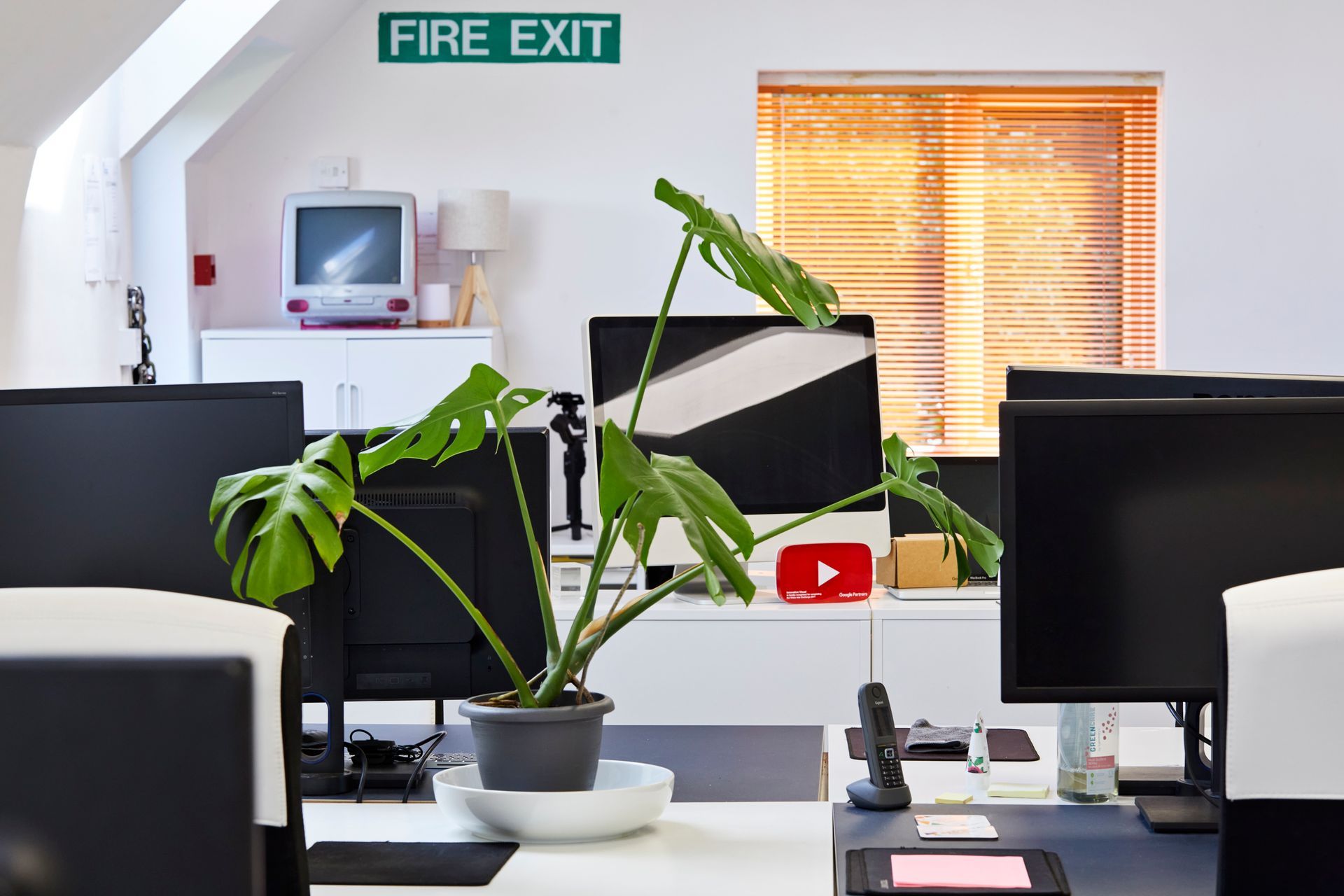 future office with tv and table