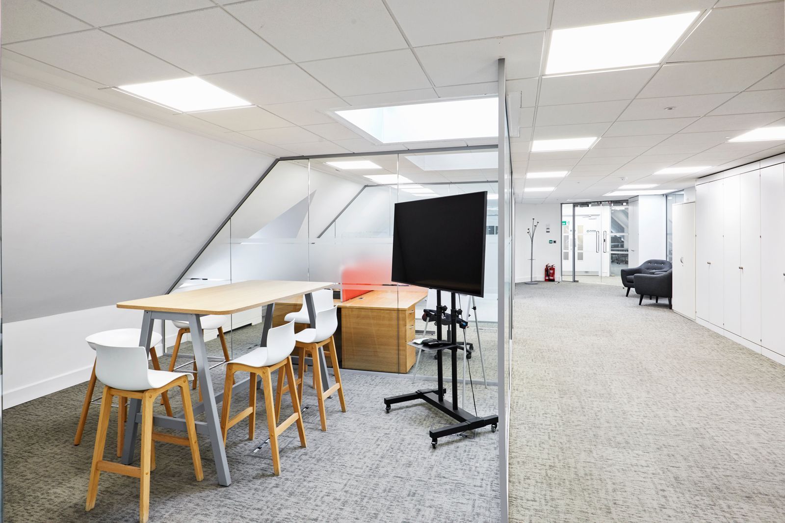 custom office space in elstead