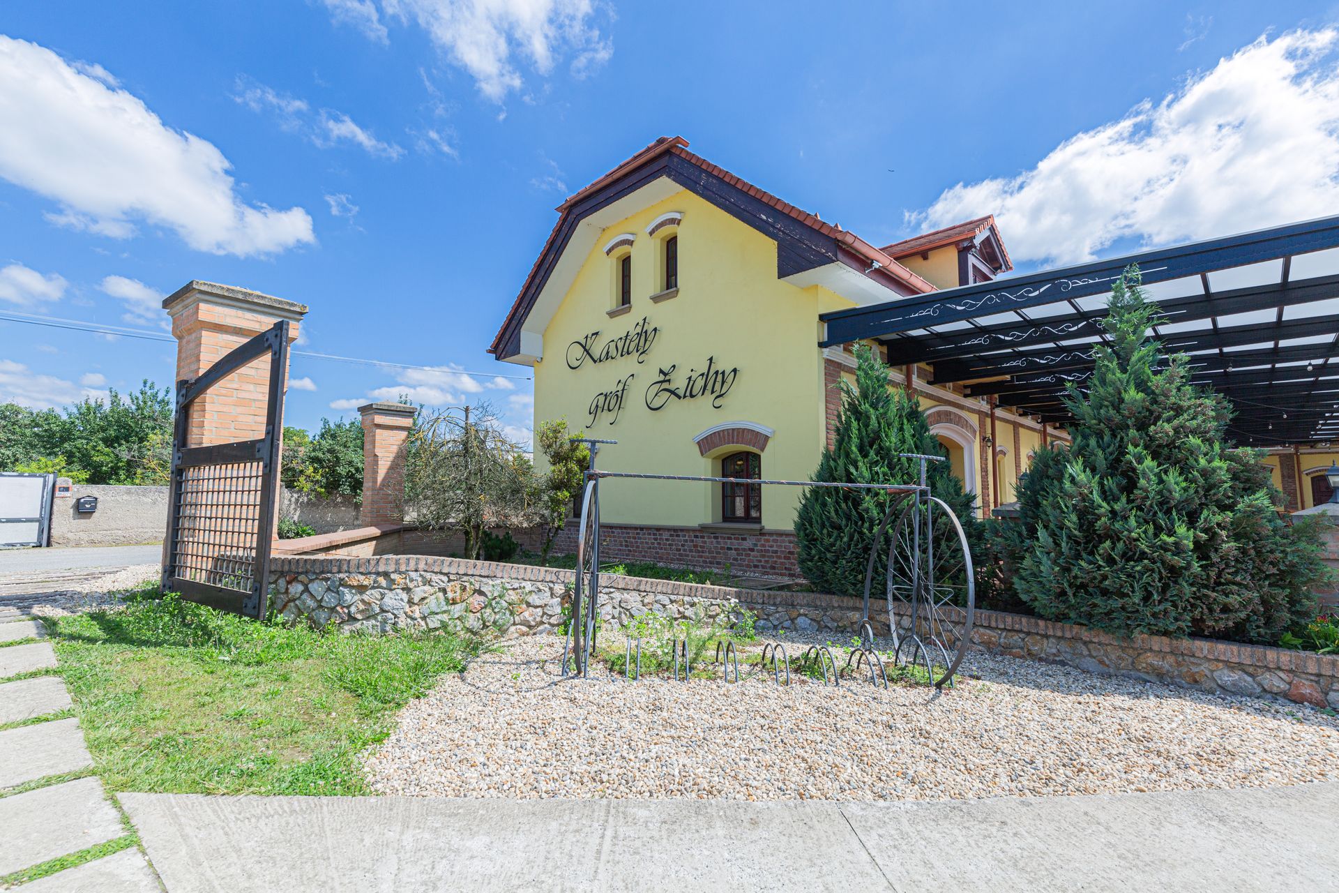 exteriór kastély grof zichy