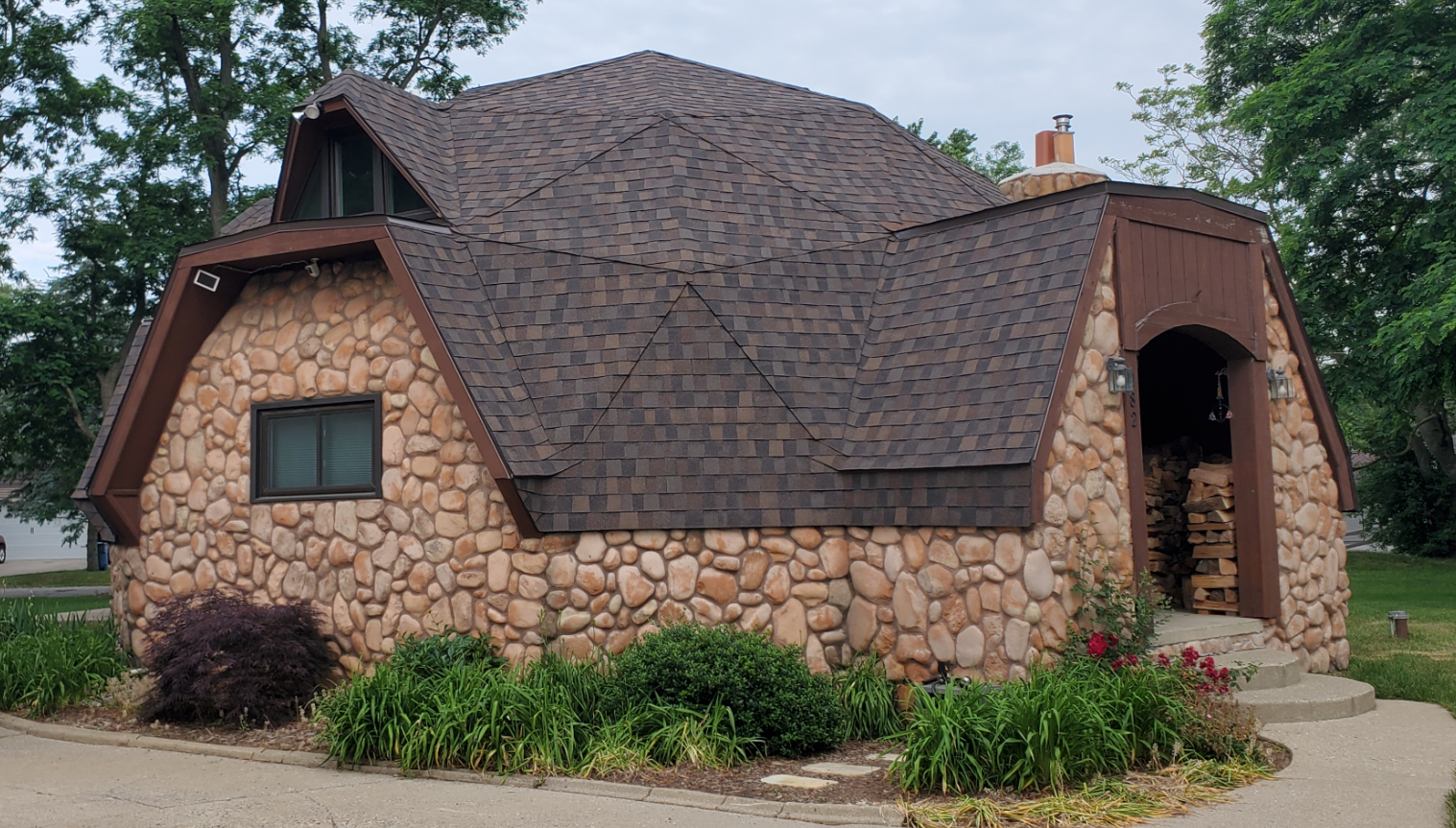 House with Garage — Detroit, MI — Home Exteriors of Michigan