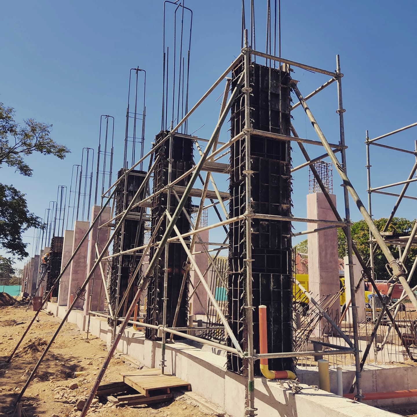 ALQUIEQUIPOS C&C SAS