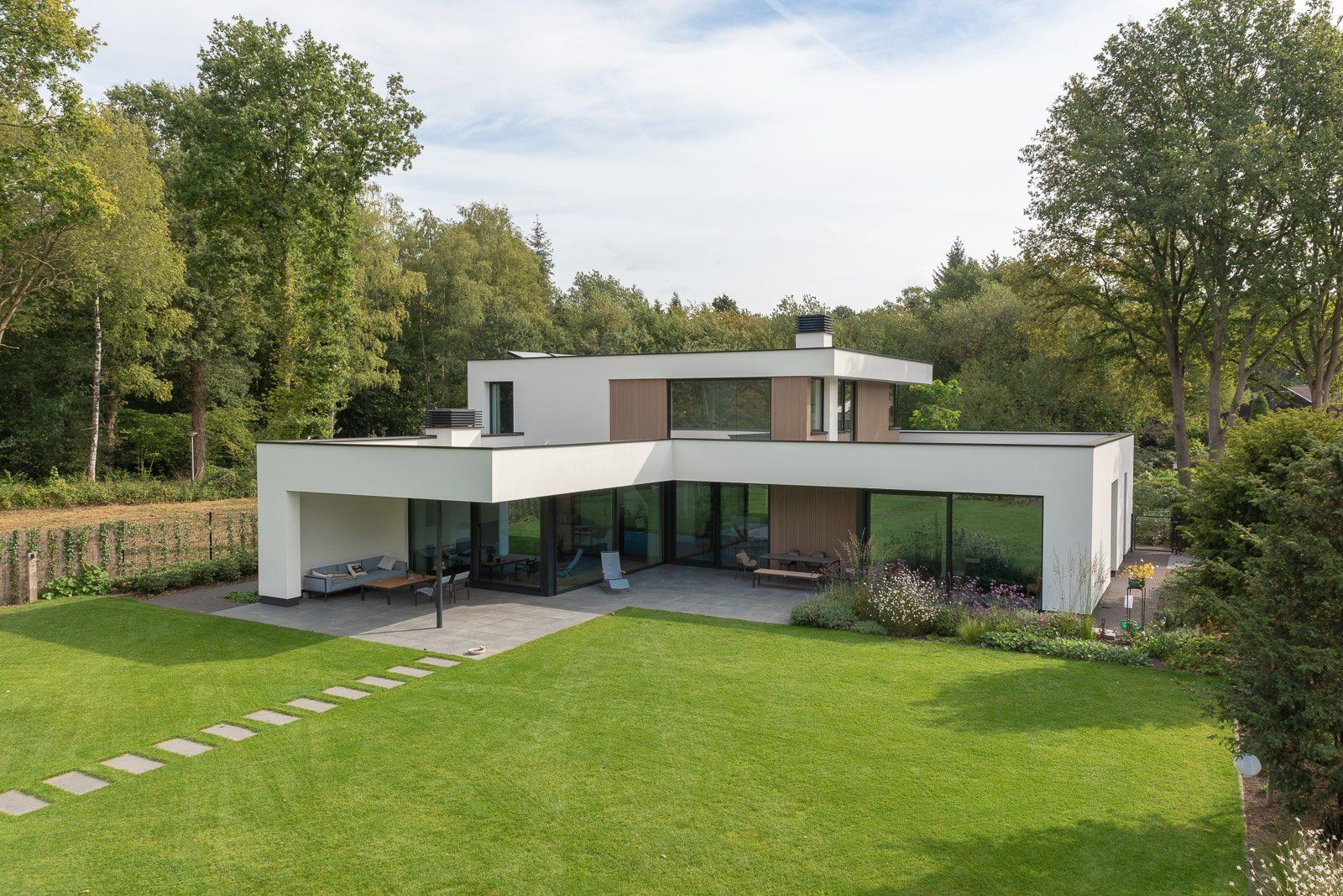 Portfolio Walter Frisart FOTOwerk voor Bouwkunst en Architectuur:  Tuin met woning Brummen voor Van den Berg Hardhout