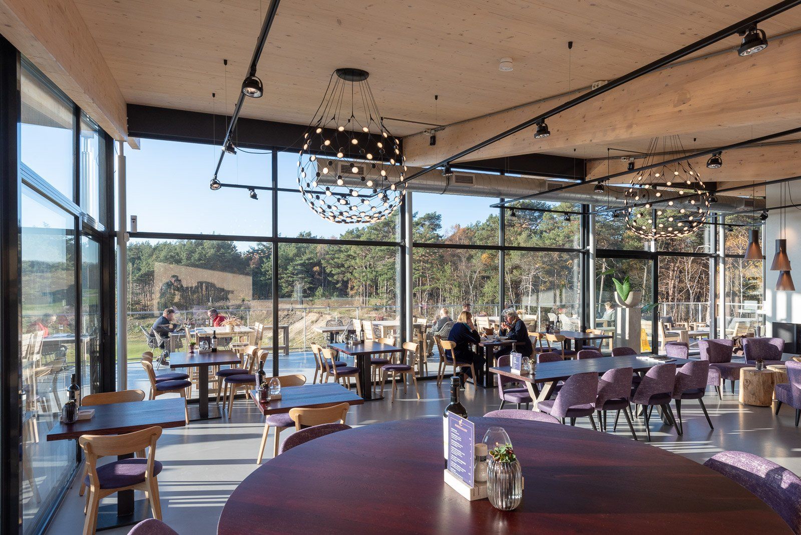 Portfolio Walter Frisart FOTOwerk Vastgoedfotograaf:  Interieur sportgebouw Link Valley Ermelo Golf, voor Aberson