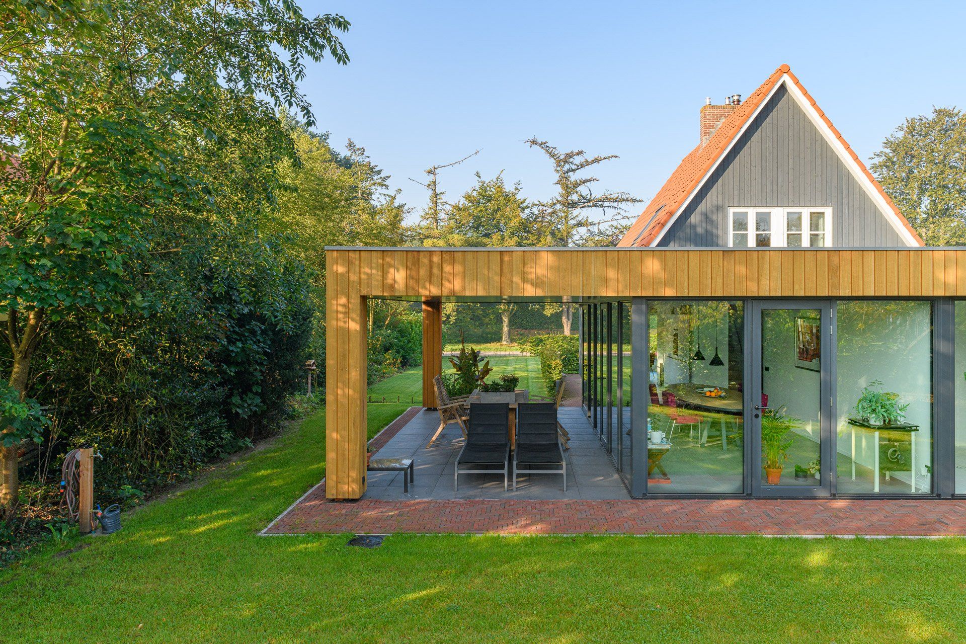 Portfolio Walter Frisart FOTOwerk Tuinfotograaf:  Tuin Bergkloosterweg Zwolle voor Jules van der Linden architecten