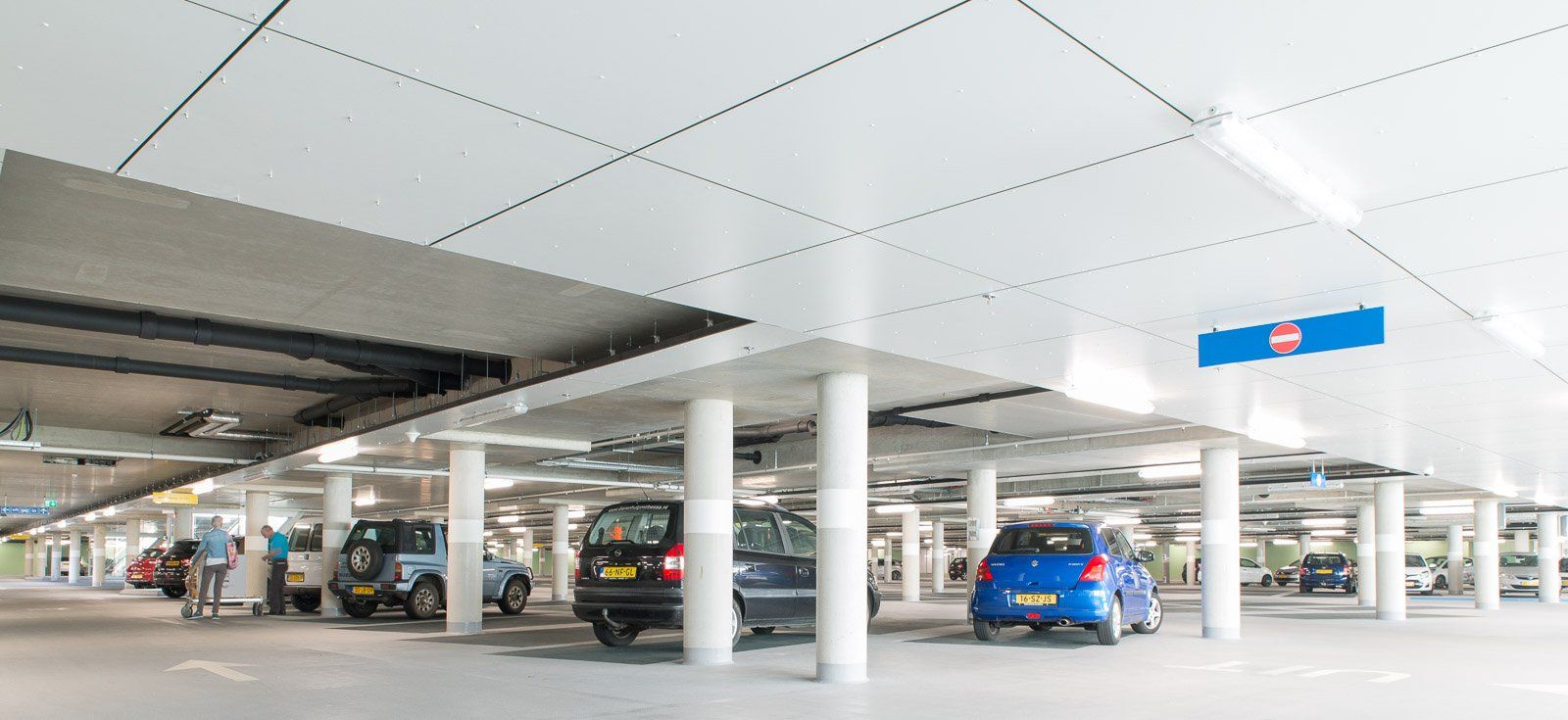 Portfolio Walter Frisart FOTOwerk Interieurfotograaf:  Interieur parkeergarage De Kaap Hoogeveen voor Trebbe Noord Oost