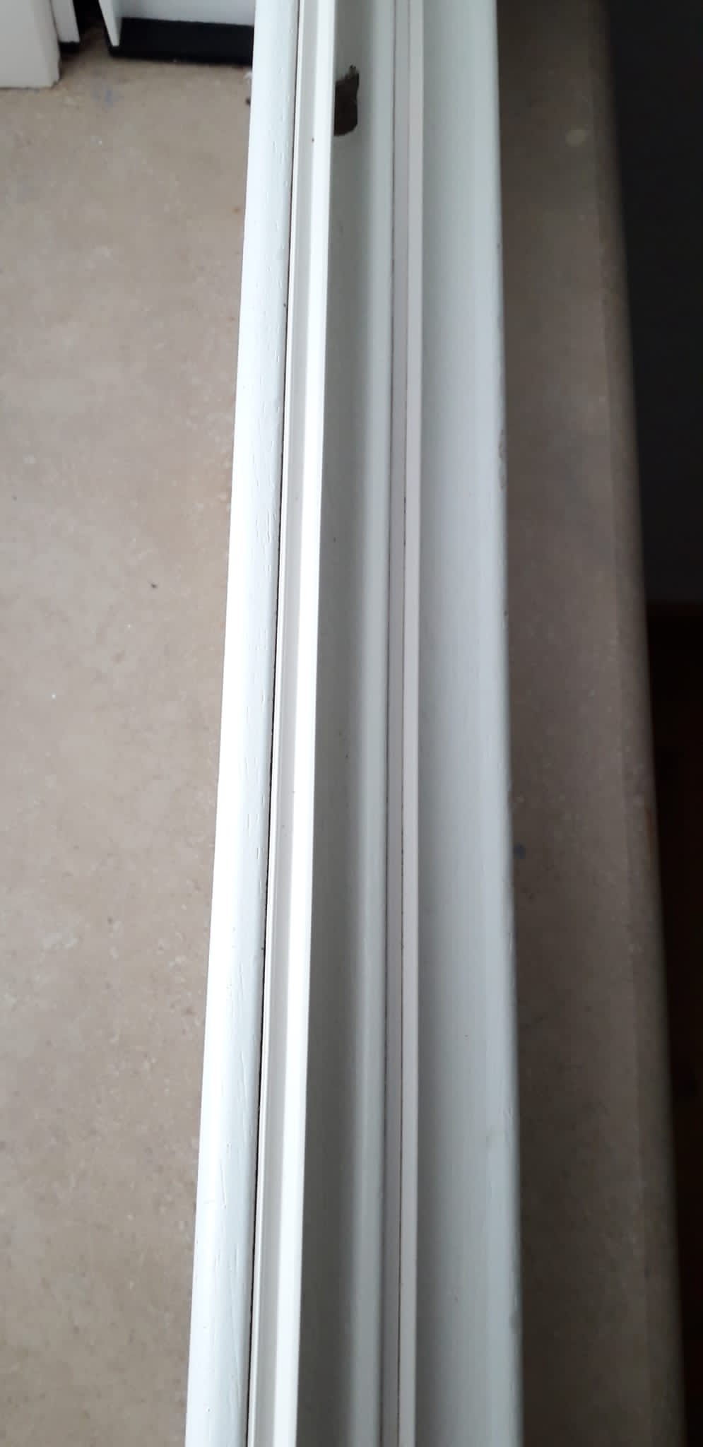 Pulitura di stipiti e serramenti